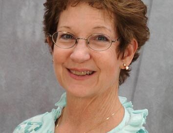 Donna Cash headshot