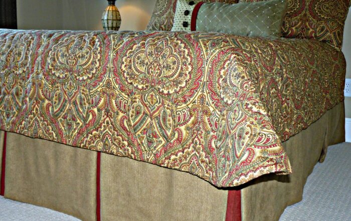bed skirt with contrast inset pleats